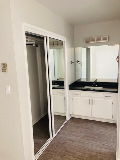 Building Photo - 2642 S Sepulveda Blvd