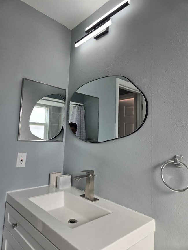 Building Photo - 410 Otter Creek Dr