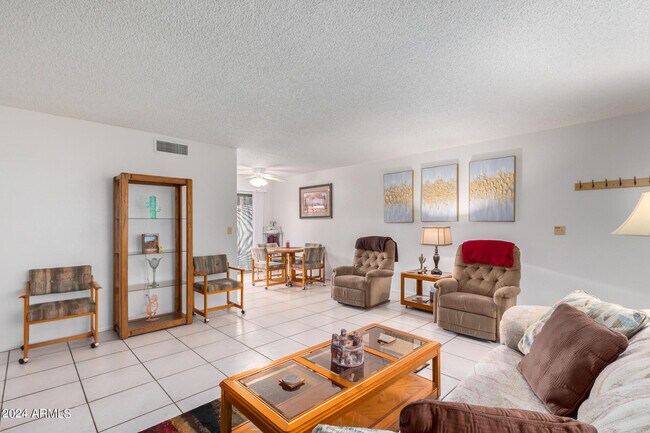 Building Photo - 16336 E Palisades Blvd