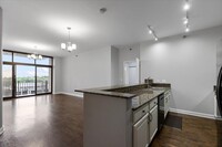 Building Photo - 2 bedroom in Chicago IL 60605