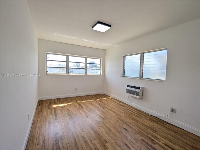 Building Photo - 7805 Crespi Blvd