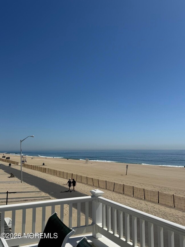 Building Photo - 419 Beach Front