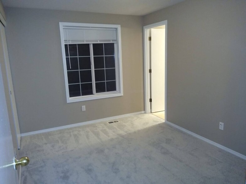 4-2b2b - 16049 SE Caruthers St