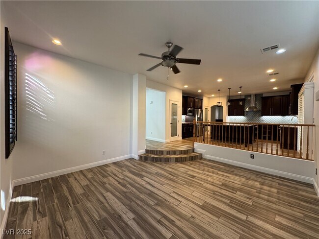 Building Photo - 9501 Ironsend St