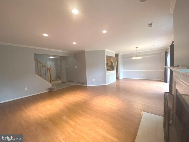 Building Photo - 14 Nathan Ct