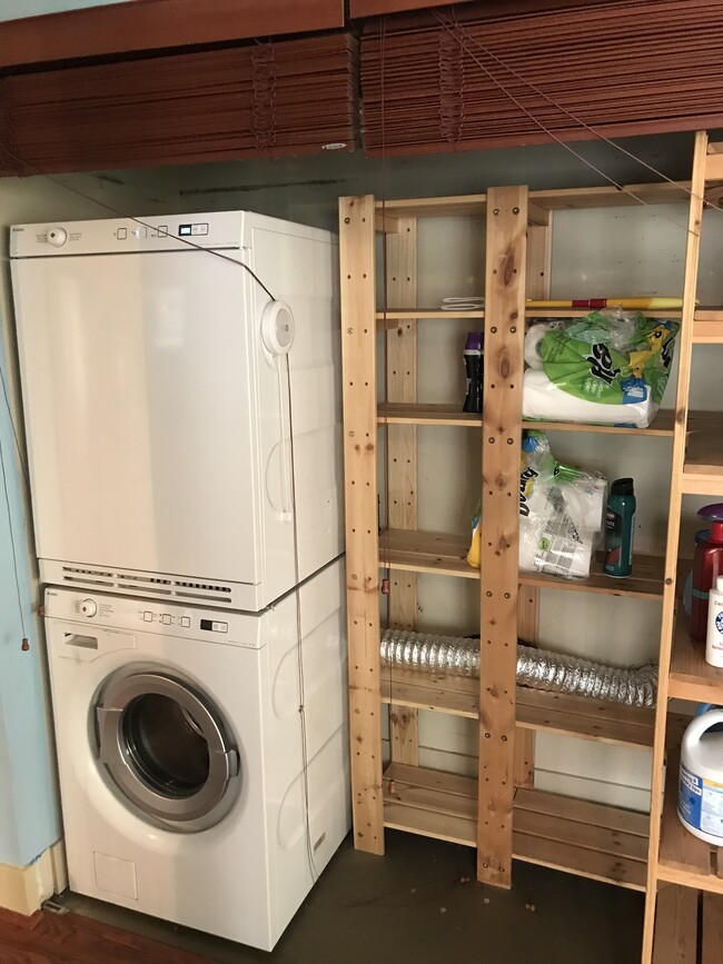 Laundry Room - 1550 Eastlake Ave E #306