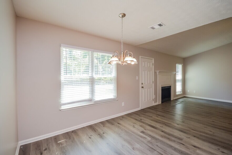 Building Photo - 306 Ashley Manor Way