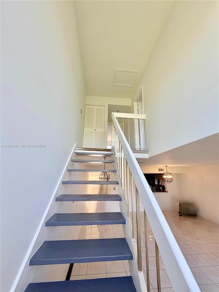 Building Photo - 281 W Park Dr