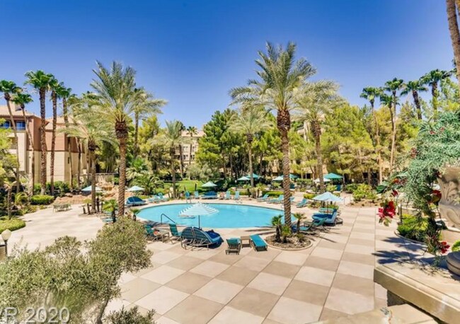 Building Photo - 270 E Flamingo Rd