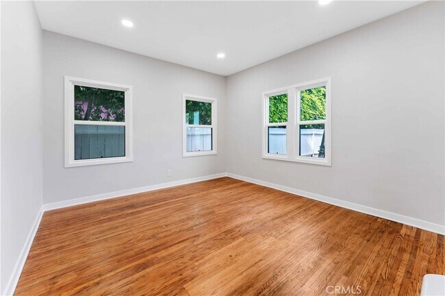 Building Photo - 1236 Cloverdale Ave