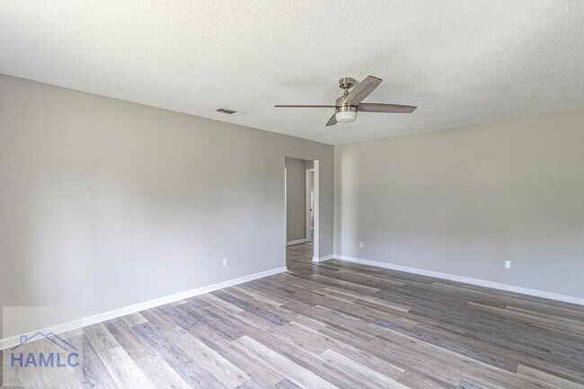 Building Photo - 1103 Ballard Dr