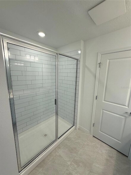 Building Photo - 4616 ORCHARD VIEW Aly