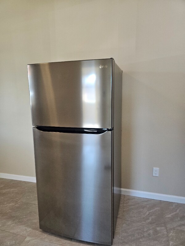 Building Photo - 180 S Lehua St