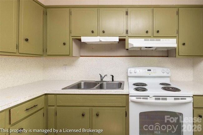 Building Photo - 145 Brentwood Dr