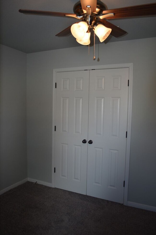 Building Photo - 2002Tru