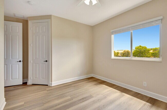 Building Photo - 4770 Cadiz Cir