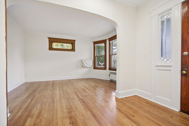 Building Photo - 166 Franklin Ave