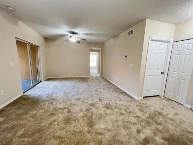 Building Photo - 5024 Lantana Rd