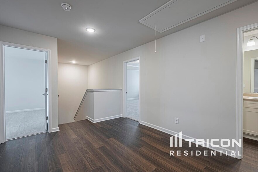 Building Photo - 304 Oxbow St