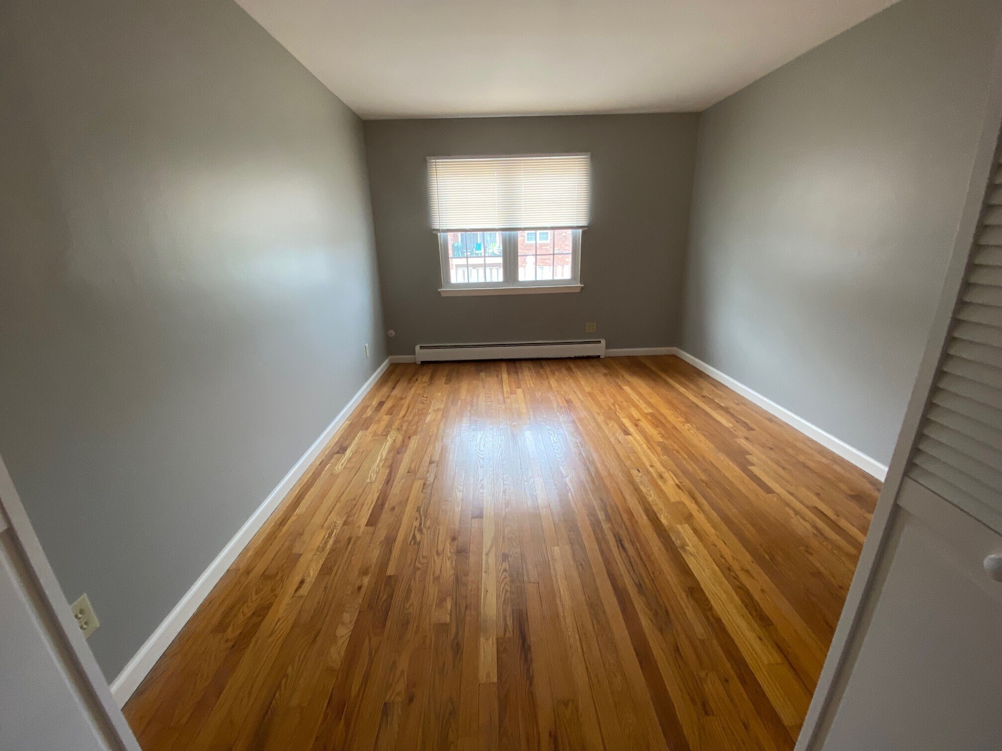 Building Photo - 6 Colonial Rd