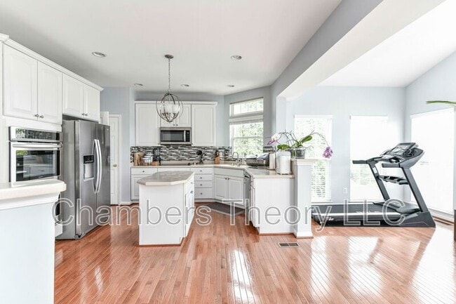 Building Photo - 359 Preston Dr