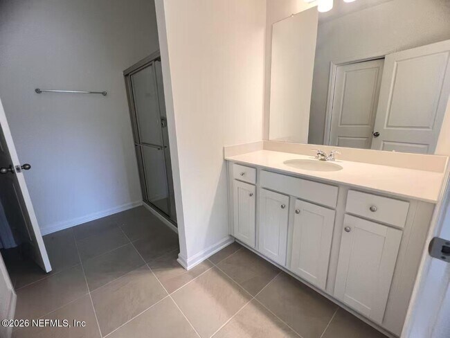 Building Photo - 14179 Epply Dr