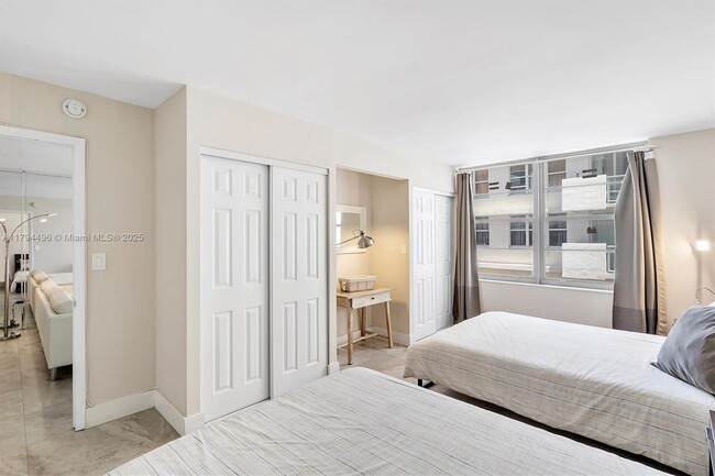 Building Photo - 5555 Collins Ave