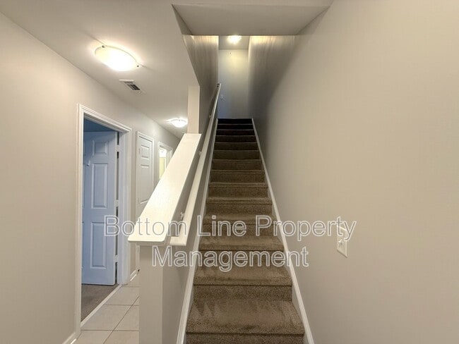 Building Photo - 675 Raya Ct