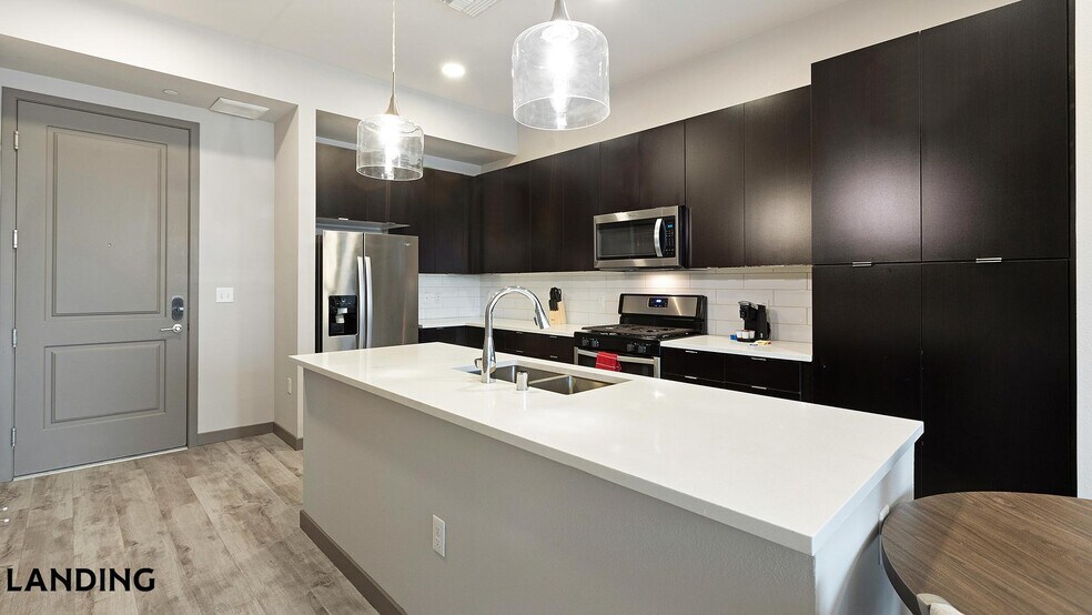 Building Photo - 3150 W Twain Ave