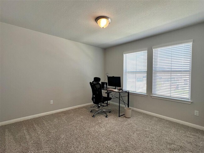 Building Photo - 2904 Sage Ranch Dr