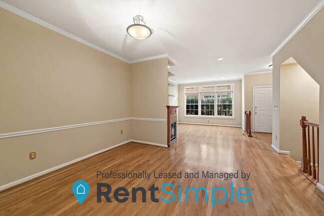Building Photo - 1501 N Colonial Terrace