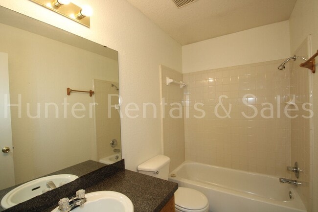 Building Photo - Don't Miss Out!