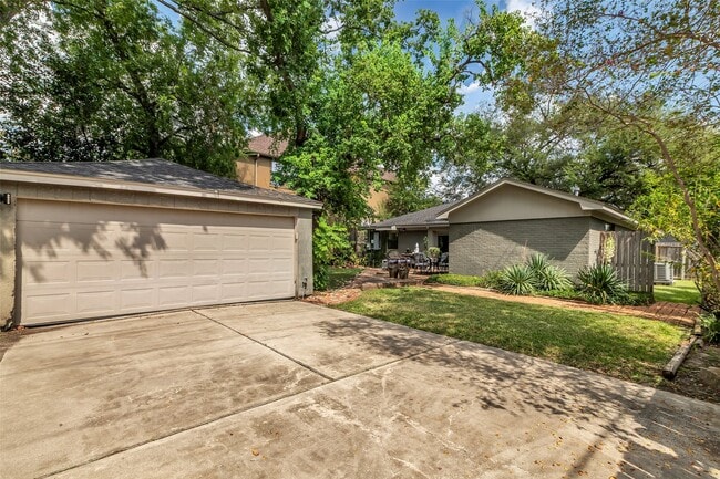 Building Photo - 801 N 3rd St