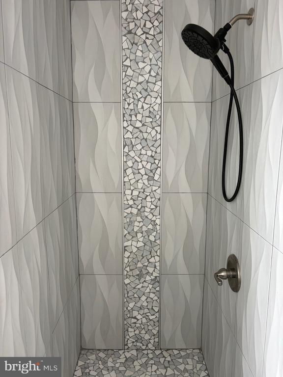 Building Photo - 2501 E Somerset St