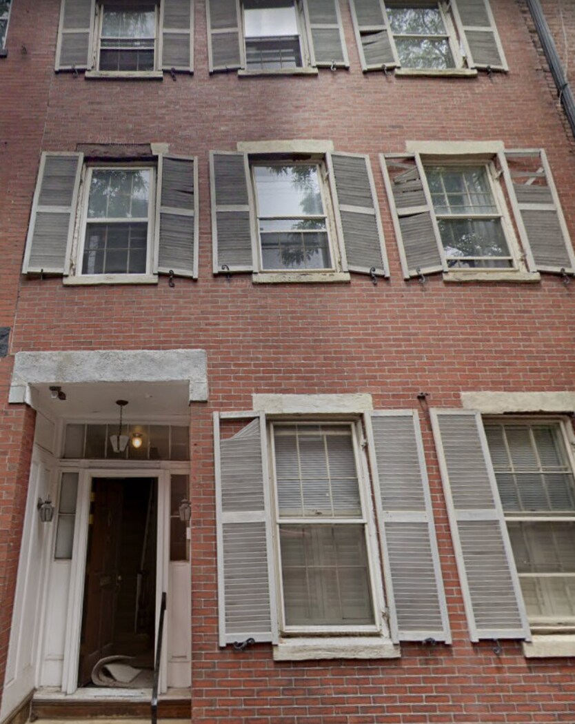 Building Photo - 10 Melrose St