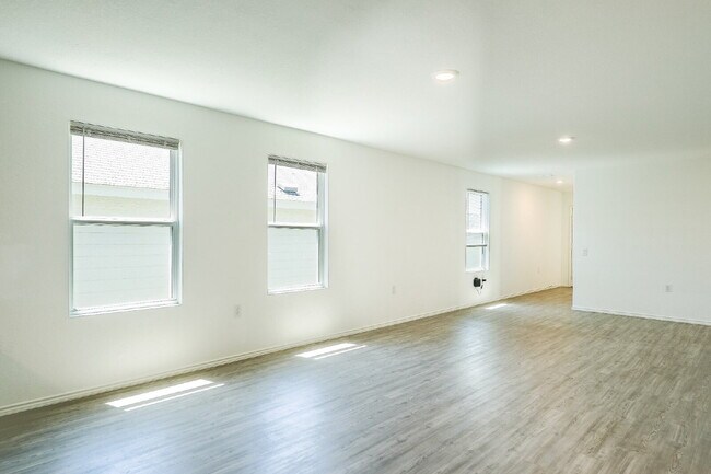 Building Photo - 10022 Kersey Ml