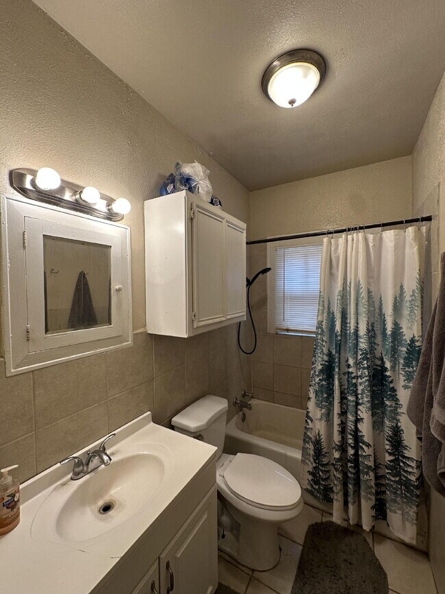 Building Photo - Spacious 2-Story Home Near Texas Tech – Al...