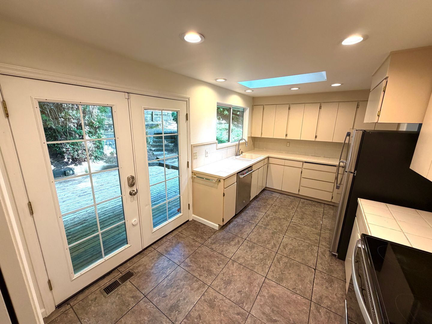 Building Photo - 17843 6th Ave NW