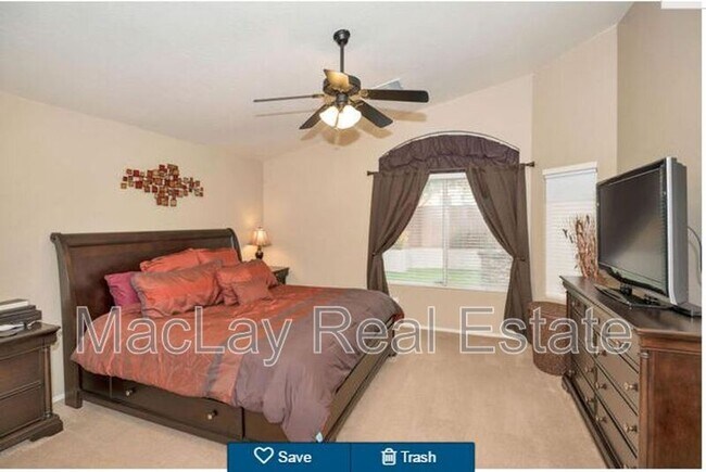 Building Photo - 4206 E Redwood Ln