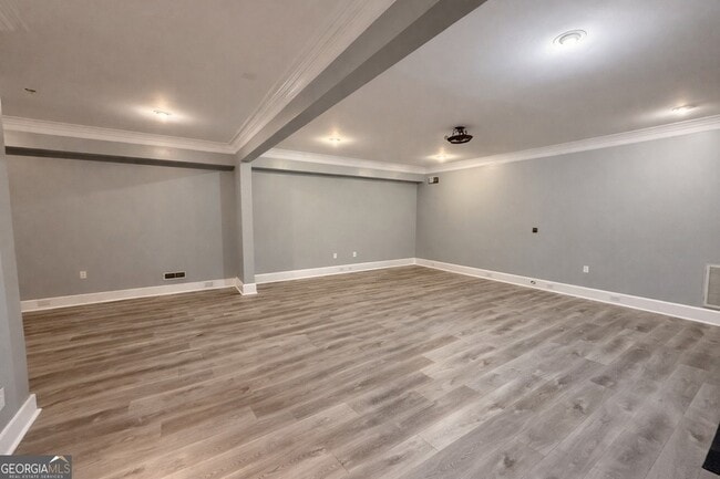 Building Photo - 269 W Hermitage Rd NE