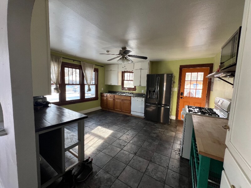 Building Photo - 419 Wood St