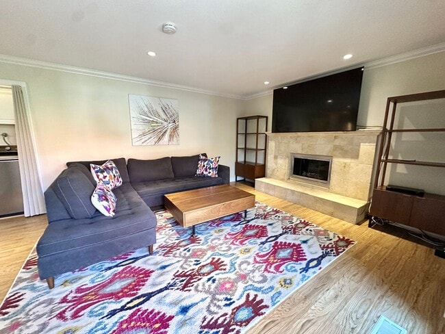 Building Photo - Beautiful San Rafael Home