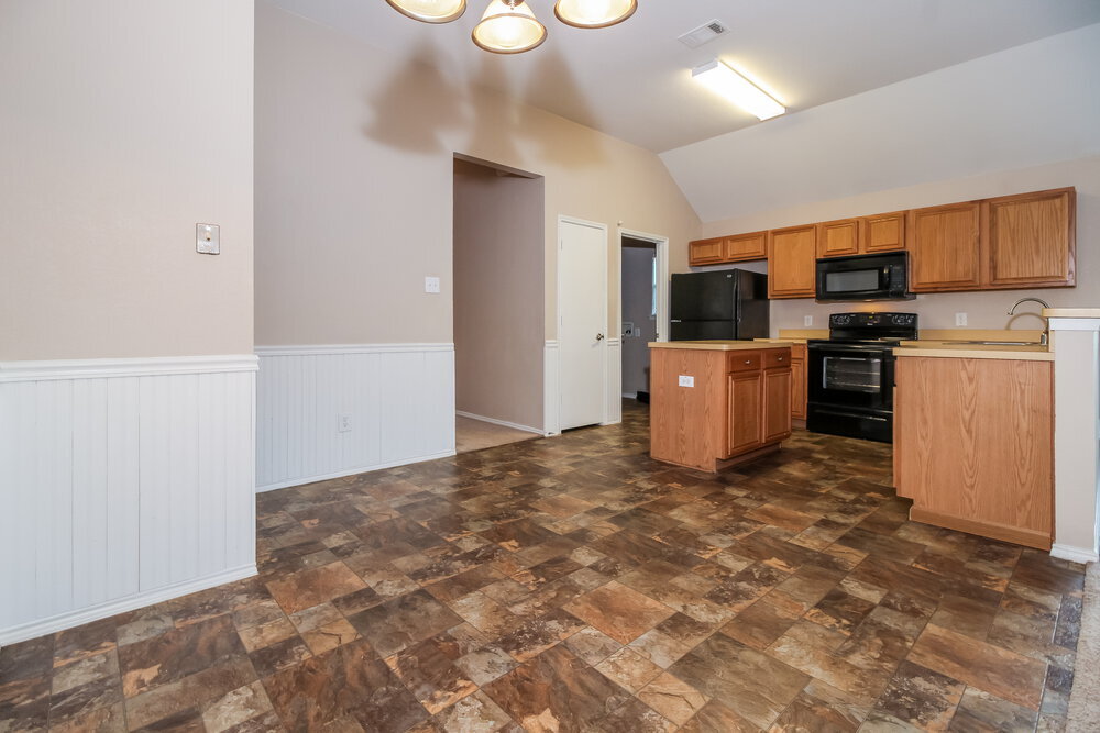 Building Photo - 310 Ohara