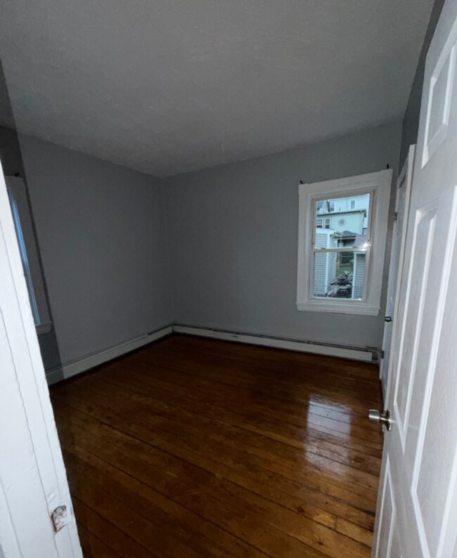 Building Photo - 1879 N Main St