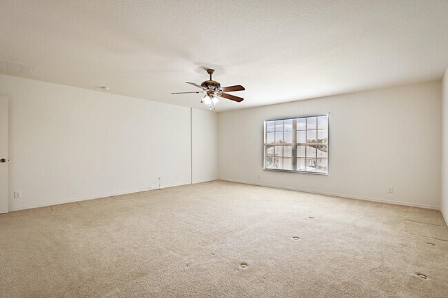 Building Photo - 617 SE Karrigan Terrace