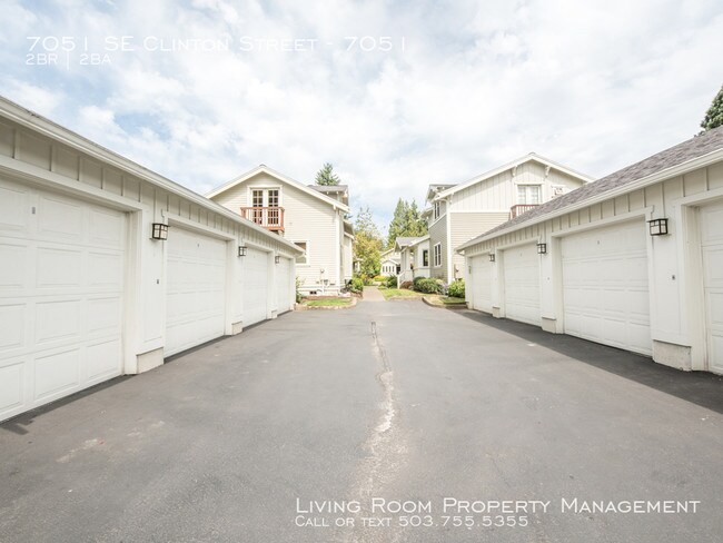 Building Photo - 7051 SE Clinton St