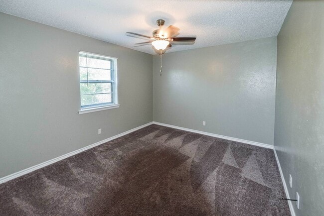 Building Photo - 1307 Linda Spur