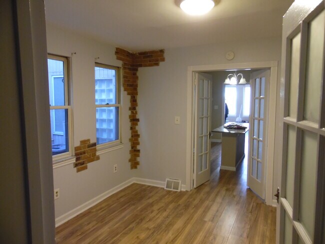 Building Photo - 105 S 18th St