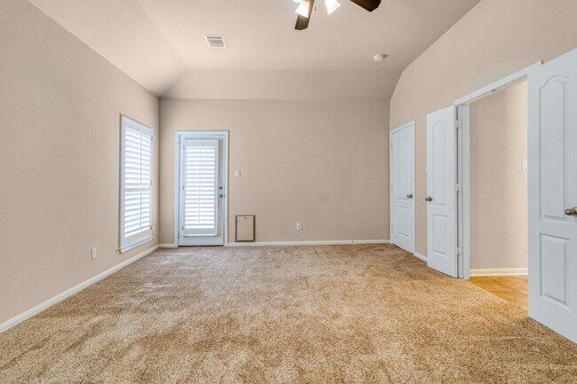 Building Photo - 8707 Roswell Ridge
