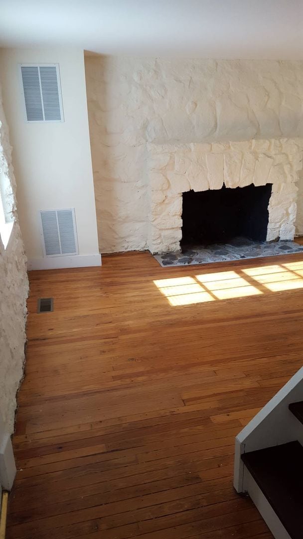 Building Photo - Foxhaven Farm Stonehouse!